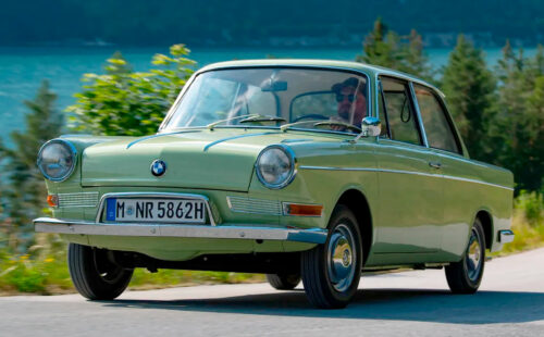 BMW 700, salón del automovil, industria automotriz, De Carlo 700 , De Carlo 700 Glamour, metalmecánica, autos clásicos Argentina, BMW 700 coleccionistas, BMW posguerra, BMW autos económicos