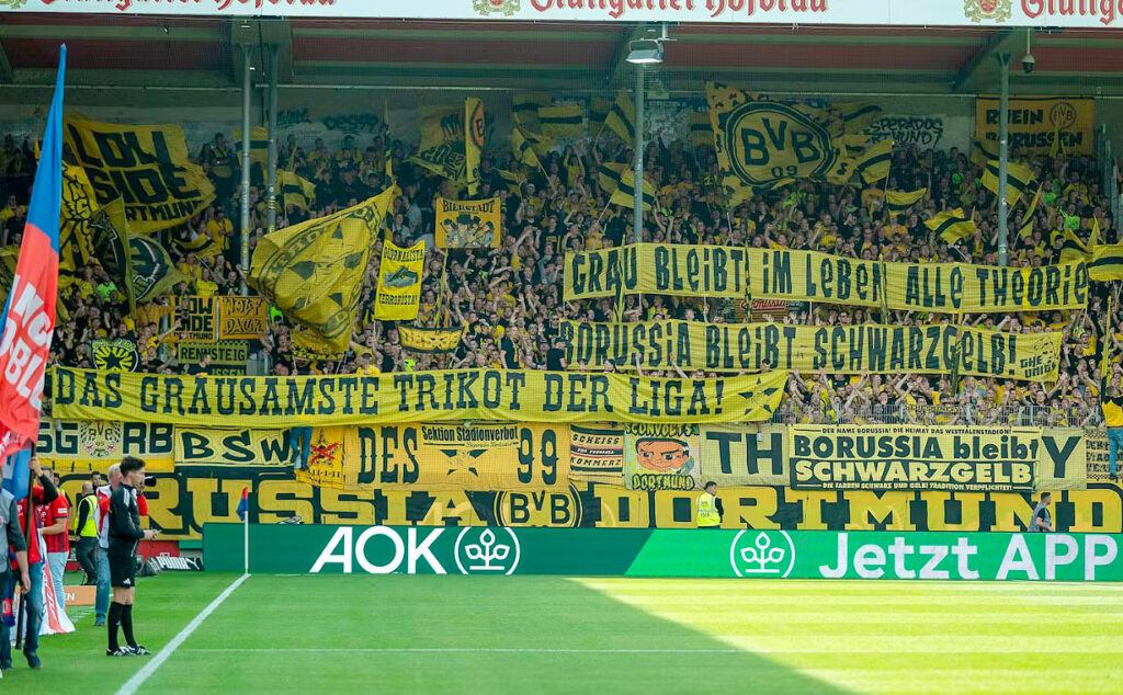 Borussia Dortmund, Bundesliga, Puma, hinchas Borussia Dortmund, camiseta gris Dortmund, críticas a Puma Borussia, camiseta suplente Dortmund 2025/26, Borussia Dortmund tradición colores