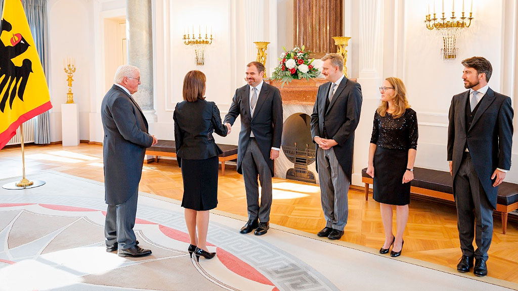 Betina Pascuali de Fonseca, Argentinische Botschaft in Deutschland, Bilaterale Beziehungen, Argentinische Außenpolitik, Argentinische Botschaft Berlin, Frank-Walter Steinmeier, Beglaubigungsschreiben, Argentinisches Außenministerium, Argentinische Diplomatie, Ernennung zur Botschafterin Argentiniens