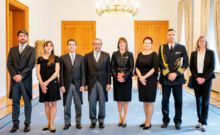 Betina Pascuali de Fonseca, Argentinische Botschaft in Deutschland, Bilaterale Beziehungen, Argentinische Außenpolitik, Argentinische Botschaft Berlin, Frank-Walter Steinmeier, Beglaubigungsschreiben, Argentinisches Außenministerium, Argentinische Diplomatie, Ernennung zur Botschafterin Argentiniens