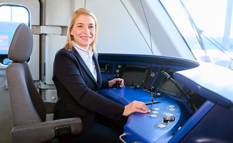 Evelyn Palla, Deutsche Bahn, sistema ferroviario alemán, puntualidad trenes Alemania, nueva presidenta Deutsche Bahn, reforma ferroviaria Alemania, transporte público Alemania, red ferroviaria alemana, Patrick Schnieder Deutsche Bahn