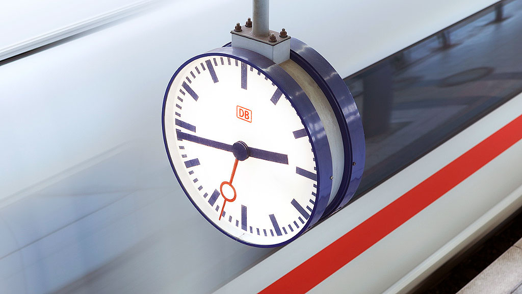 Evelyn Palla, Deutsche Bahn, sistema ferroviario alemán, puntualidad trenes Alemania, nueva presidenta Deutsche Bahn, reforma ferroviaria Alemania, transporte público Alemania, red ferroviaria alemana, Patrick Schnieder Deutsche Bahn