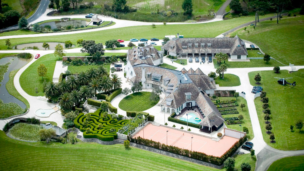 Kim Dotcom, Megaupload, extradición, Estados Unidos, piratería digital, crimen organizado online, historia de Kim Dotcom, piratería en Internet, FBI y Megaupload, Nueva Zelanda extradición, juicio a Kim Dotcom