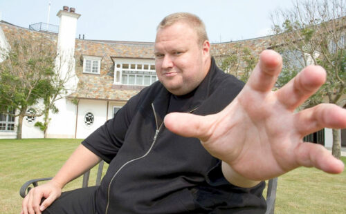 Kim Dotcom, Megaupload, extradición, Estados Unidos, piratería digital, crimen organizado online, historia de Kim Dotcom, piratería en Internet, FBI y Megaupload, Nueva Zelanda extradición, juicio a Kim Dotcom
