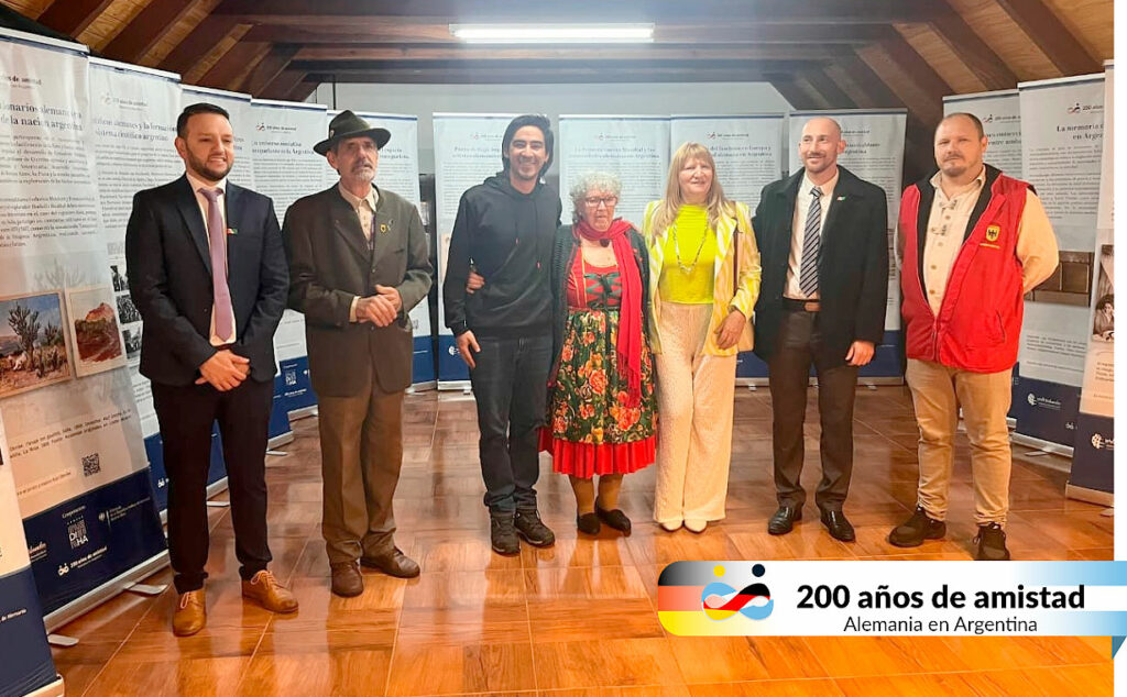 Oberá, 200 años de inmigración alemana en la Argentina, FAAG, Stiftung Verbundenheit, Centro DIHA, Fiesta Nacional del Inmigrante, colectividad alemana Argentina, muestra itinerante Alemania Argentina, historia inmigración alemana, aportes comunidad alemana, vínculos culturales Alemania Argentina, Embajada de Alemania en Argentina, Federación de Asociaciones Argentino-Germanas, Casa Típica Colectividad Alemana, Oberá exposición cultural