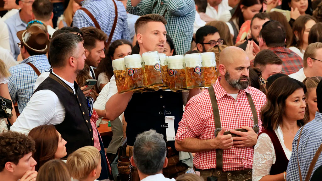 Oktoberfest 2025, Múnich, cerveza, precios cerveza Múnich, festival de la cerveza Alemania, Oktoberfest Múnich, turismo en Alemania 2025, tradición bávara, cuánto cuesta la cerveza en Oktoberfest, comida típica Oktoberfest, eventos en Alemania septiembre 2025