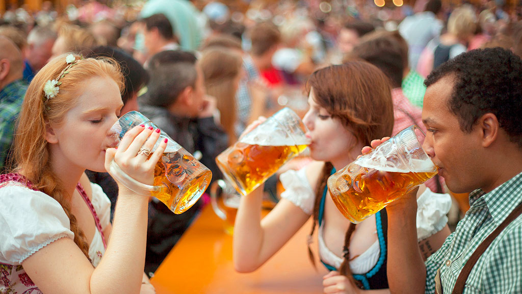 Oktoberfest, cerveza bávara, cervecerías, litros de cerveza Oktoberfest, Oktoberfest Alemania, fiesta bávara cerveza, Oktoberfest consumo, Oktoberfest precios, Oktoberfest tradición, Oktoberfest Argentina