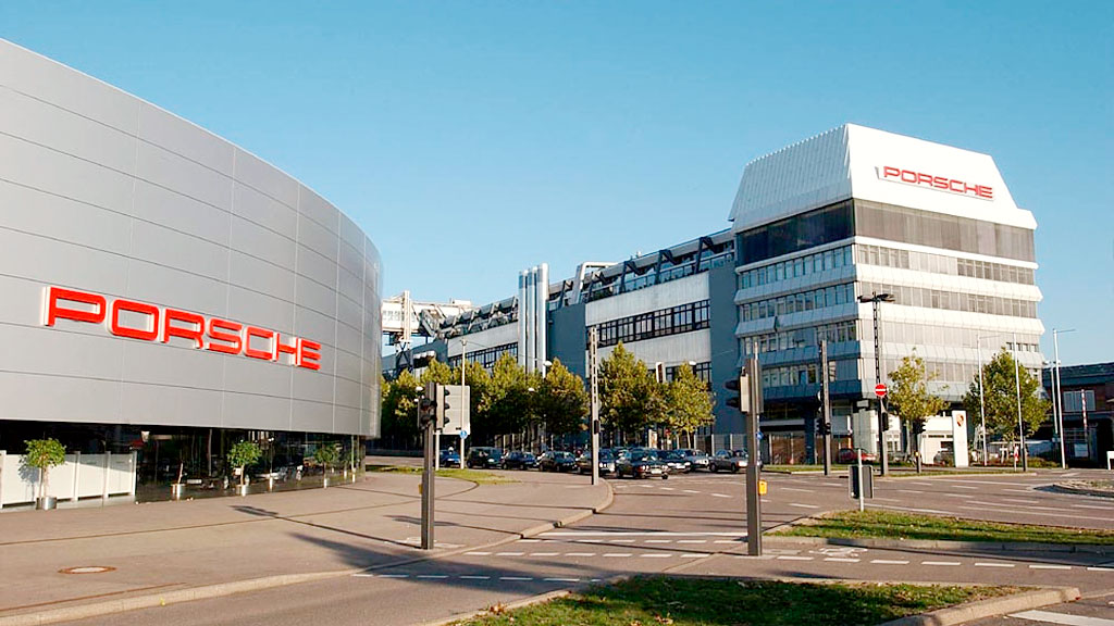 Porsche, motor a combustión, electrificación, Porsche 718 Boxster, Porsche Cayman, Porsche motores a combustión, Porsche autos eléctricos, Porsche estrategia eléctrica, deportivos Porsche, Porsche 2026, Porsche Oliver Blume, Porsche Alemania