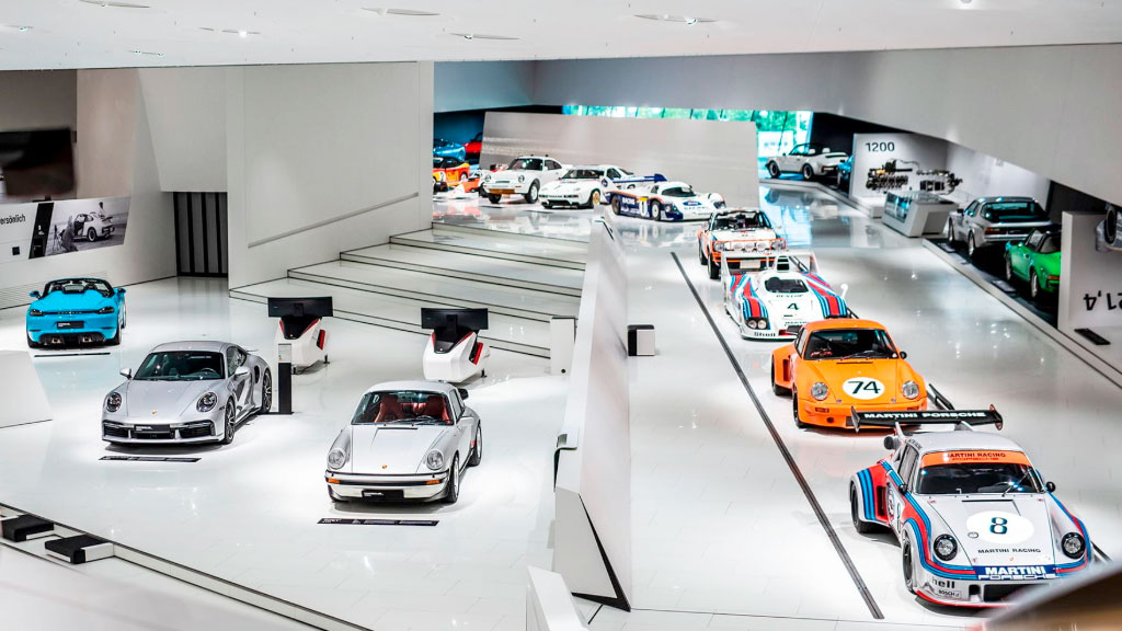 Porsche, motor a combustión, electrificación, Porsche 718 Boxster, Porsche Cayman, Porsche motores a combustión, Porsche autos eléctricos, Porsche estrategia eléctrica, deportivos Porsche, Porsche 2026, Porsche Oliver Blume, Porsche Alemania