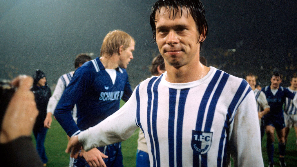 Jürgen Sparwasser, República Democrática Alemana, fútbol alemán, Jürgen Sparwasser, Fuga deportistas RDA, Alemania reunificada 1989, Partido RDA RFA 1974, Fútbol y Guerra Fría, FC Magdeburg, Flucht Jürgen Sparwasser