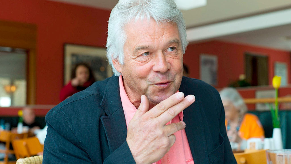 Jürgen Sparwasser, República Democrática Alemana, fútbol alemán, Jürgen Sparwasser, Fuga deportistas RDA, Alemania reunificada 1989, Partido RDA RFA 1974, Fútbol y Guerra Fría, FC Magdeburg, Flucht Jürgen Sparwasser