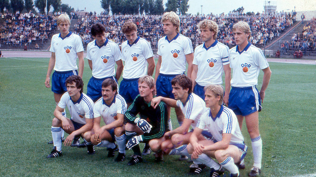 Jürgen Sparwasser, República Democrática Alemana, fútbol alemán, Jürgen Sparwasser, Fuga deportistas RDA, Alemania reunificada 1989, Partido RDA RFA 1974, Fútbol y Guerra Fría, FC Magdeburg, Flucht Jürgen Sparwasser
