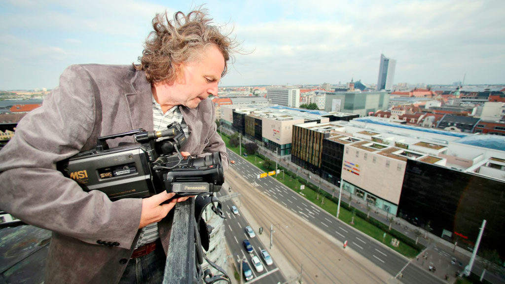Aram Radomski, Muro de Berlín 1989, República Democrática Alemana, Reunificación alemana, Caída del Muro de Berlín, Primer cruce Muro Berlín, Reunificación alemana, Bornholmer Strasse, Harald Jäger, Protestas Leipzig 1989, Stasi archivos, Alemania dividida