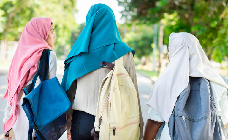 velo infantil, Austria, libertad religiosa, Claudia Plakolm, prohibición velo niñas, veto al velo en escuelas, Austria Tribunal Constitucional velo, velo islámico menores Austria, sanciones padres velo niñas, Austria integración migración