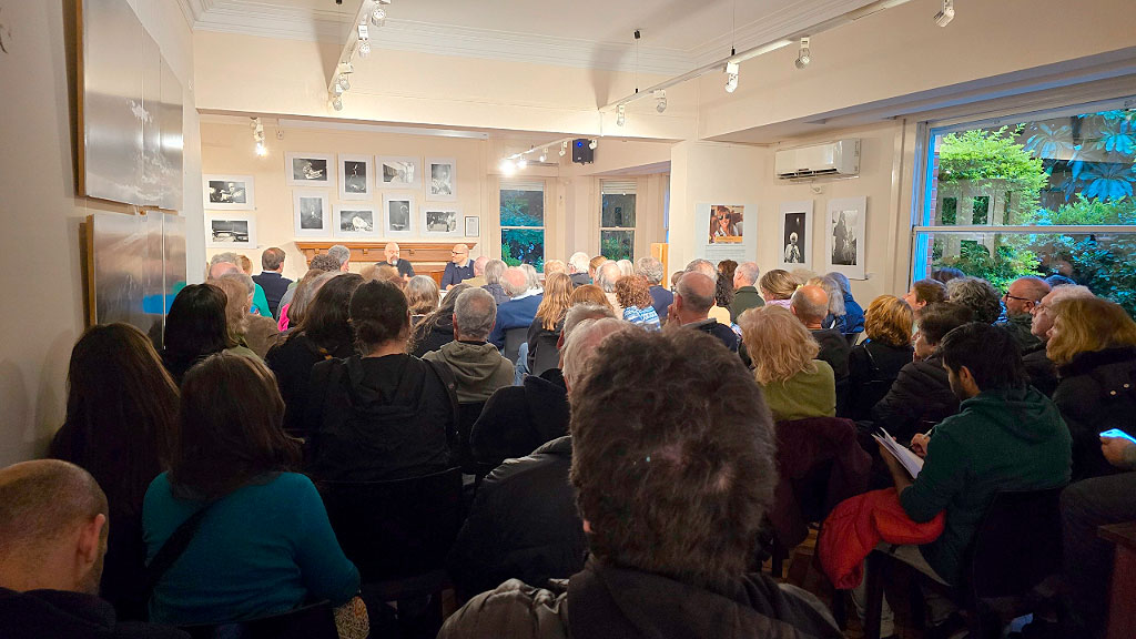 Ariel Magnus, Colegio Pestalozzi, 200 años de amistad entre Alemania y Argentina, comunidad germano-argentina, 200 años Alemania Argentina, evento cultural Buenos Aires, literatura contemporánea argentina, DAAD Argentina, escritor argentino en Berlín, memoria y literatura Argentina Alemania