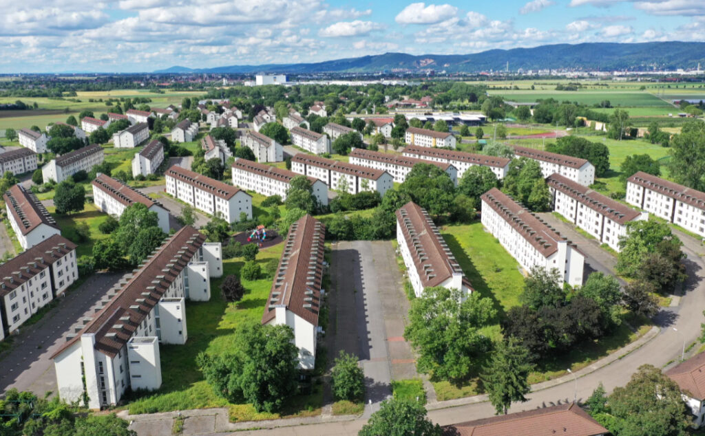 Base Patrick-Henry-Village, Heidelberg, Alemania, Servicio Militar