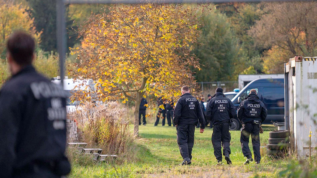 Rebecca Reusch, policía alemana, Berlín, twingo frambuesa, cuñado rebecca reusch, desaparición adolescente berlín, berlin brandeburgo búsqueda, crimen sin resolver alemania