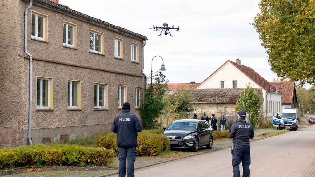 Rebecca Reusch, policía alemana, Berlín, twingo frambuesa, cuñado rebecca reusch, desaparición adolescente berlín, berlin brandeburgo búsqueda, crimen sin resolver alemania