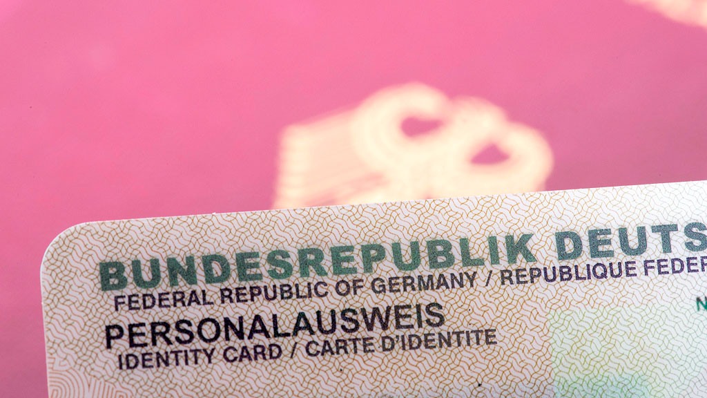 ciudadanía alemana, Bundestag, Friedrich Merz, nacionalidad alemana, ciudadanía alemana, reforma migratoria Alemania, naturalización Alemania, pasaporte alemán, requisitos ciudadanía alemana, nueva ley de ciudadanía, Alemania migrantes calificados, doble nacionalidad Alemania, gobierno alemán CDU, Friedrich Merz, Alexander Dobrindt