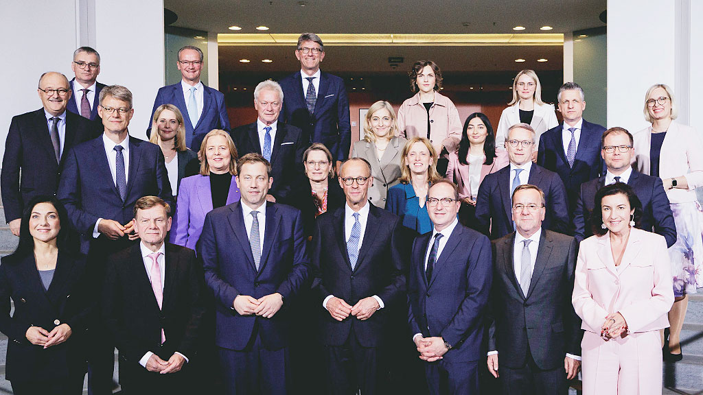 ciudadanía alemana, Bundestag, Friedrich Merz, nacionalidad alemana, ciudadanía alemana, reforma migratoria Alemania, naturalización Alemania, pasaporte alemán, requisitos ciudadanía alemana, nueva ley de ciudadanía, Alemania migrantes calificados, doble nacionalidad Alemania, gobierno alemán CDU, Friedrich Merz, Alexander Dobrindt