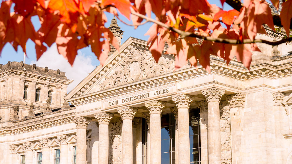 ciudadanía alemana, Bundestag, Friedrich Merz, nacionalidad alemana, ciudadanía alemana, reforma migratoria Alemania, naturalización Alemania, pasaporte alemán, requisitos ciudadanía alemana, nueva ley de ciudadanía, Alemania migrantes calificados, doble nacionalidad Alemania, gobierno alemán CDU, Friedrich Merz, Alexander Dobrindt