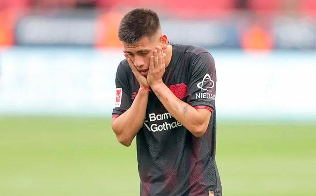 Claudio Echeverri, Bayer Leverkusen, Selección Argentina, River Plate, Diablito Echeverri River, Echeverri Bayer Leverkusen, por qué no juega Echeverri, Echeverri vuelve a River, joven promesa fútbol argentino, Kasper Hjulmand Leverkusen, futbolistas argentinos en Europa, Simon Rolfes declaraciones, Leverkusen sin Echeverri