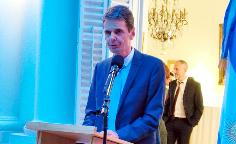 österreichische Botschaft in Argentinien, Nationalfeiertag Österreichs, Gerhard Mayer, österreichische Gemeinschaft Argentinien, Neutralität Österreich Bedeutung, kulturelle Zusammenarbeit Österreich Argentinien, Staatsvertrag Österreich Jubiläum, Mozarteum Argentino Österreich, Außenpolitik Österreich Lateinamerika, diplomatische Beziehungen Österreich Argentinien