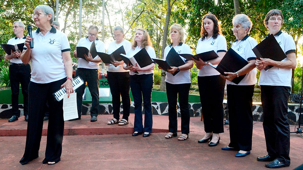 Día de la Unidad Alemana, Muro, libertad, Día de la Unidad Alemana, reunificación alemana 1990, comunidad alemana en Argentina, colectividades germanas, fiestas alemanas en Argentina, Patrimonio germano-argentino, valores de libertad y cooperación, celebraciones alemanas en provincias, Pasado y presente de la comunidad alemana