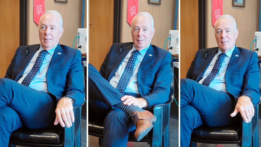 Hans-Ruedi Bortis, Embajador suizo en Argentina, Embajada de Suiza en Buenos Aires, Diplomacia Suiza, Relaciones Suiza Argentina, Comunidad suiza en Argentina, Acuerdos bilaterales Suiza Argentina, Retiro diplomático Bortis, EFTA Mercosur, Hermanamientos Suiza Argentina