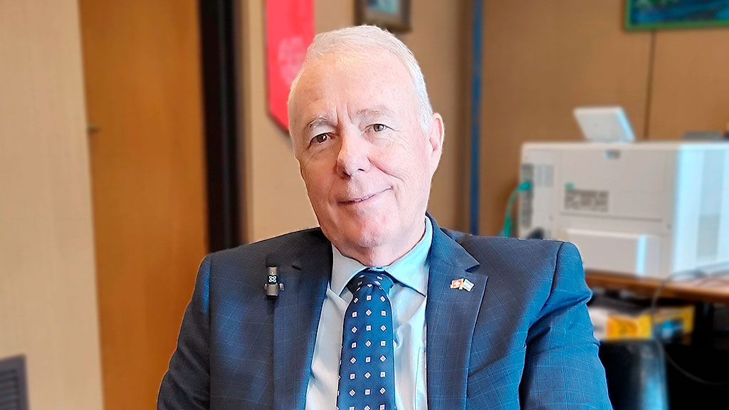 Hans-Ruedi Bortis, Embajador suizo en Argentina, Embajada de Suiza en Buenos Aires, Diplomacia Suiza, Relaciones Suiza Argentina, Comunidad suiza en Argentina, Acuerdos bilaterales Suiza Argentina, Retiro diplomático Bortis, EFTA Mercosur, Hermanamientos Suiza Argentina