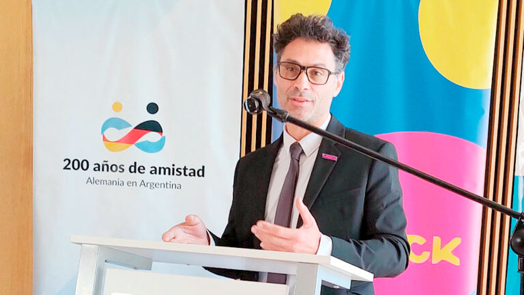 Merck, ciencia, tecnología, Life Science Argentina, Healthcare biotecnológico, Electronics materiales de alta tecnología, centro logístico Ezeiza / Carlos Spegazzini, reducción de CO₂ 350 toneladas al año, Premio Merck–CONICET, Marcelo Ponte Merck, historia Merck 1668 Darmstadt, inversión sustentable Merck, comunidad científica argentina