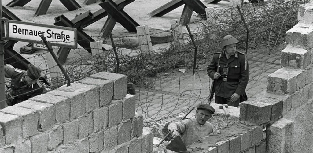 Muro de Berlín, Día de la Unidad Alemana