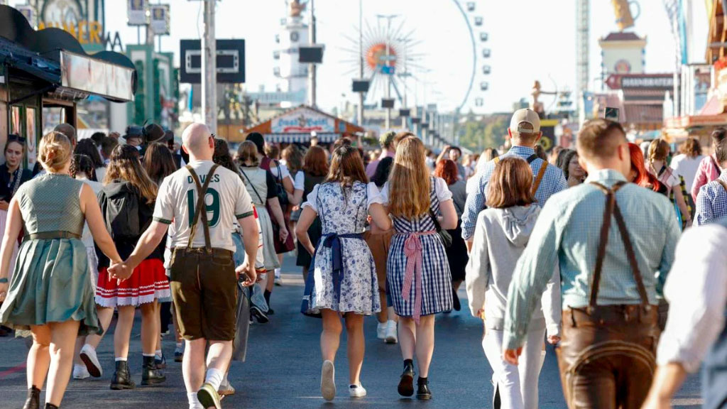 Oktoberfest, Múnich, explosión, amenaza de bomba, operativo policial Alemania, incendio Lerchenau, sospechoso Starnberg, Dieter Reiter, seguridad en eventos masivos, explosivos en Múnich, cierre Oktoberfest 2024 (ajustar el año según corresponda), policía de Múnich