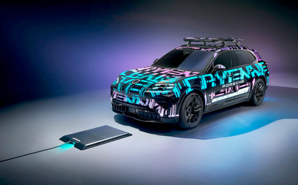 Porsche, Cayenne, SUV eléctrico, auto eléctrico sin cable, carga por inducción, SUV eléctrico Porsche, autos eléctricos de lujo, Porsche Cayenne Electric 2026, carga inalámbrica auto, tecnología automotriz Porsche, Cayenne eléctrico sin enchufe, futuro de los autos eléctricos