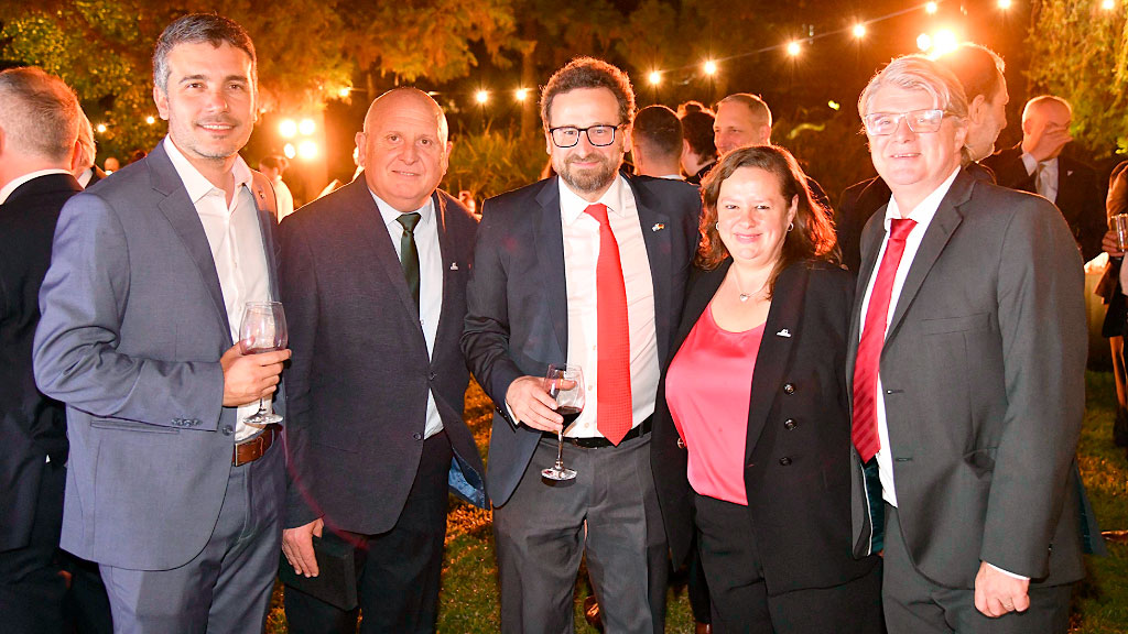 Embajada de Alemania, Dieter Lamlé, 200 años de inmigración alemana en la Argentina, reunificación alemana, comunidad alemana en Argentina, 35 años reunificación, 200 años inmigración, Dieter Lamlé, Muro de Berlín, galería de fotos evento diplomático