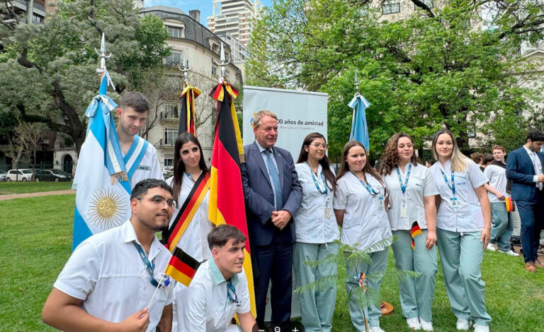 Día de la Unidad Alemana, FAAG, 200 años de la inmigración alemana en la Argentina, comunidad germano argentina, inmigración alemana en argentina, embajada alemana buenos aires, german lehrke, dieter lamlé, 35 años reunificación alemana, 200 años inmigración alemana
