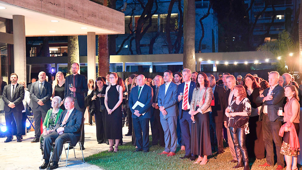 Embajada de Alemania, reunificación alemana, 200 años de inmigración alemana en la Argentina, Dieter Lamlé, comunidad germanoparlante en Argentina, Fiesta nacional alemana, relaciones Argentina Alemania, acuerdo Unión Europea Mercosur, rehenes argentinos liberados Hamas, productos alemanes en Argentina, colonias alemanas del interior,