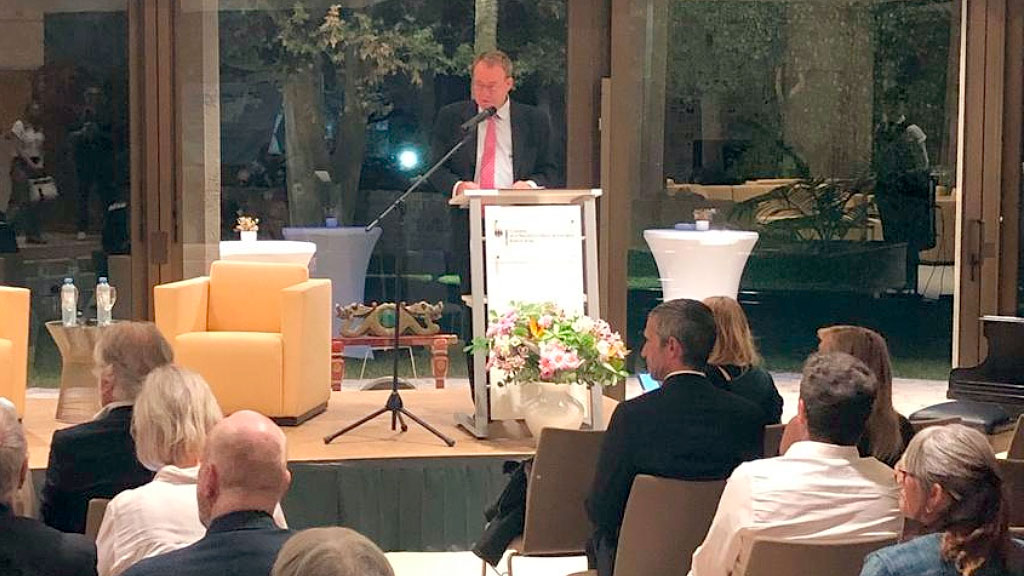 Ariel Magnus, Nazis y judíos. En el exilio argentino, 200 años de inmigración alemana en la Argentina, libro sobre exilio nazi, literatura de la memoria, escritores argentinos en Berlín, traducción literaria, historia judía en Argentina, cultura alemana en Argentina, exilio y posguerra, política de la memoria en Alemania