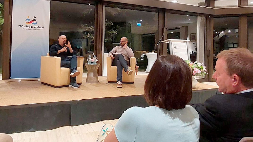 Ariel Magnus, Nazis y judíos. En el exilio argentino, 200 años de inmigración alemana en la Argentina, libro sobre exilio nazi, literatura de la memoria, escritores argentinos en Berlín, traducción literaria, historia judía en Argentina, cultura alemana en Argentina, exilio y posguerra, política de la memoria en Alemania