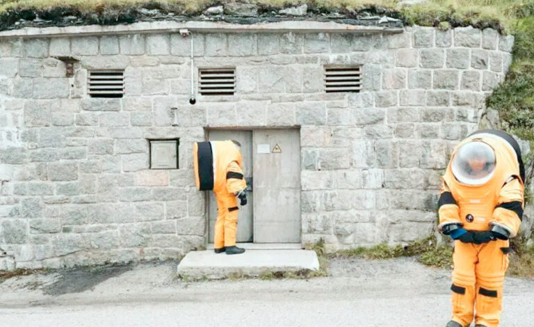 Asclepios, Sasso San Gottardo, EPFL, programa Asclepios astronautas, entrenamiento espacial Alpes suizos, simulación misión lunar estudiantes, fortaleza Sasso San Gottardo, misión espacial análoga Suiza, túneles lava lunar simulación, EPFL programa espacial, astronautas estudiantes entrenamiento, base lunar subterránea Alpes, experimentos espaciales cronobiología, Katie Mulry Asclepios