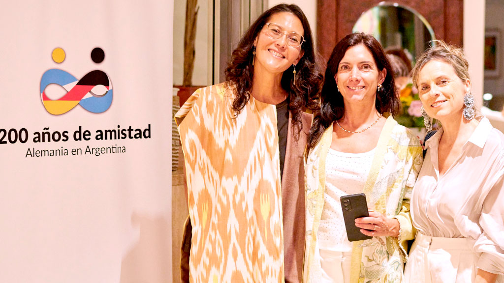 Jardín de Alas, 200 años de amistad Argentino-Alemana, sustentable, Slow Fashion Walk, moda sustentable Alemania Argentina, ViiP Design Berlín, comunidad creativa internacional, desfile sustentable Buenos Aires, diseño consciente, Garden of Wings, pasarela ecológica, Embajada de Alemania Argentina