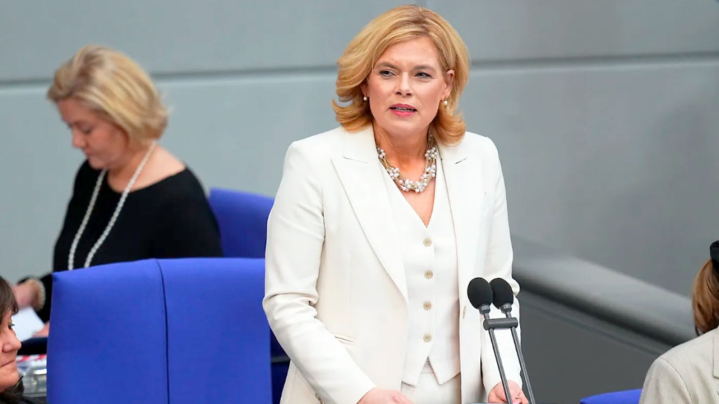 Julia Klöckner propone prohibir la prostitución y llama a Alemania “el burdel de Europa” en un duro discurso en Berlín.