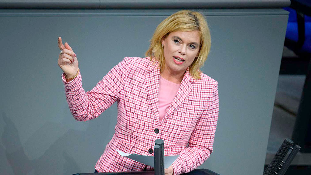 Julia Klöckner propone prohibir la prostitución y llama a Alemania “el burdel de Europa” en un duro discurso en Berlín.