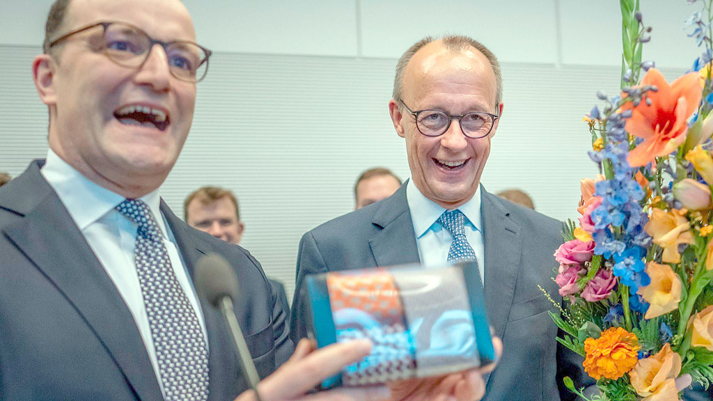 Friedrich Merz, gobierno alemán, popularidad política, Merz 70 años, política alemana 2025, CDU/CSU Alemania, encuestas Friedrich Merz, caída de imagen política, aniversario Merz, liderazgo en Alemania