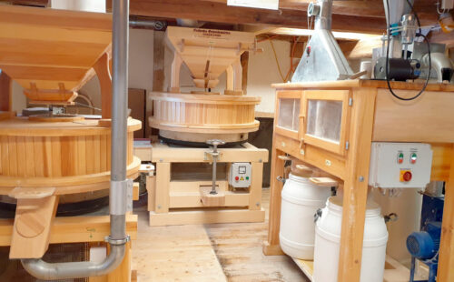 molino de piedra, harinas integrales, Austria, producción artesanal, molienda tradicional, harinas premium, trigo agroecológico, harina de centeno, La Carmela, harinas integrales Argentina, molino austríaco en Córdoba