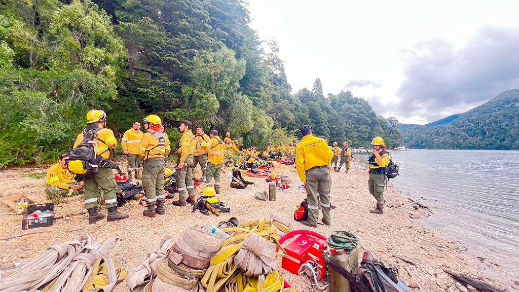 cambio climático, Goethe-Institut Buenos Aires, Bitácora de la crisis climática, Argentinisches Tageblatt comunidad, inundaciones Alemania Brasil, sequía Uruguay, incendios Patagonia, retroceso de glaciares, dengue en Argentina, iniciativas climáticas Alemania, Kichererbsen-Ring, movilidad sostenible Alemania
