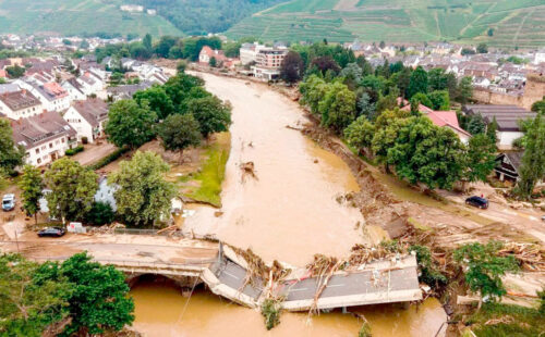cambio climático, Goethe-Institut Buenos Aires, Bitácora de la crisis climática, Argentinisches Tageblatt comunidad, inundaciones Alemania Brasil, sequía Uruguay, incendios Patagonia, retroceso de glaciares, dengue en Argentina, iniciativas climáticas Alemania, Kichererbsen-Ring, movilidad sostenible Alemania