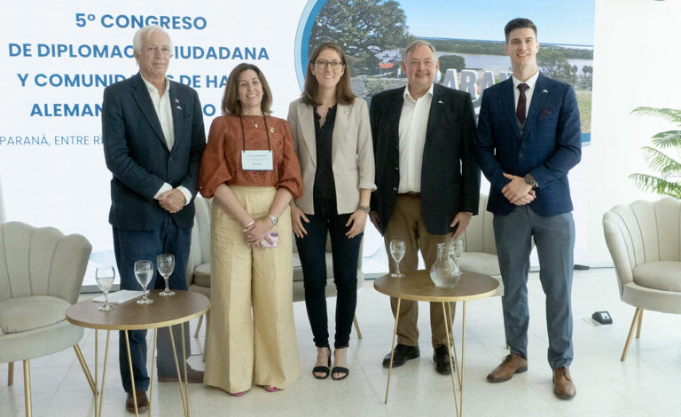 Stiftung Verbundenheit, FAAG, Rogelio Frigerio, Congreso Diplomacia Ciudadana, comunidad germano-argentina, relaciones argentino-alemanas, Paraná Entre Ríos, bicentenario amistad Alemania Argentina, Embajada Alemania Argentina, #JungesNetzwerk, asociaciones culturales argentino-alemanas