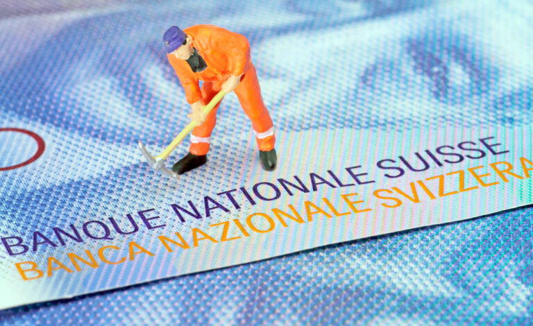 Suiza, mercado laboral, escasez de personal calificado, salarios en Suiza, trabajadores extranjeros Suiza, déficit laboral Suiza, 85.000 vacantes Suiza, sanidad suiza, mercado laboral suizo, ingenieros Suiza, tecnología Suiza empleo, enfermeros Suiza, permiso G Suiza, trabajar en Suiza desde Francia, costo de vida Suiza, oportunidades laborales Suiza