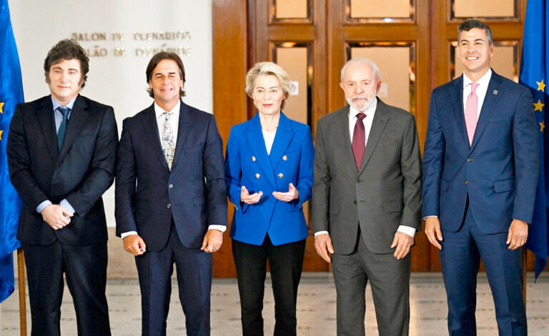 Unión Europea, Mercosur, acuerdo comercial, acuerdo UE Mercosur, comercio Unión Europea Mercosur, tratado Mercosur 2025, cláusula de salvaguardia, exportaciones europeas Mercosur, Lula da Silva acuerdo comercial, Francia acuerdo Mercosur, integración Mercosur UE, acuerdo económico Mercosur, tratados internacionales 2025